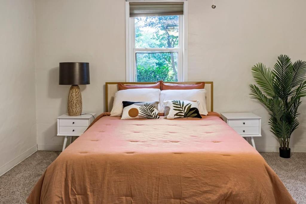 אטלנטה Cozy Buckhead Suite - Great Area, Free Easy Parking, Near Shops And Restaurants מראה חיצוני תמונה