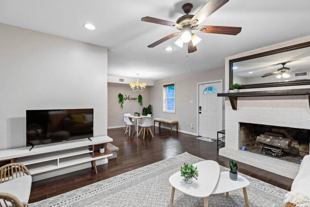 אטלנטה Cozy Buckhead Suite - Great Area, Free Easy Parking, Near Shops And Restaurants מראה חיצוני תמונה